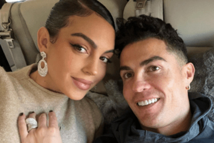 Georgina Rodriguez compie gli anni, Ronaldo: "Auguri alla donna della mia vita" Georgina Rodriguez compie gli anni, Ronaldo: "Auguri alla donna della mia vita"