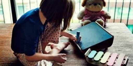 Batterie a bottone, allarme per i bambini: nel 2026 il triplo dei casi rispetto allo scorso anno Batterie a bottone, allarme per i bambini: nel 2026 il triplo dei casi rispetto allo scorso anno