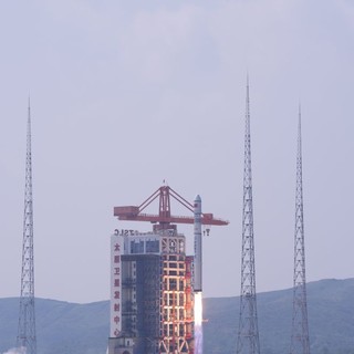 Cina, lanciati sette satelliti con un razzo Long March-6C