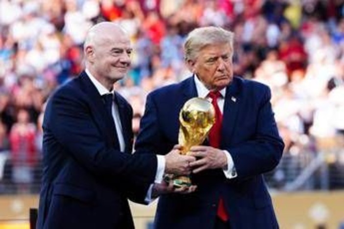 Trump: "La Fifa commetterebbe un grave errore se sostituisse Infantino" Trump: "La Fifa commetterebbe un grave errore se sostituisse Infantino"
