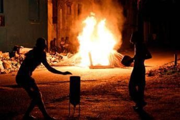 A Cuba fino a 22 ore di blackout al giorno, il presidente Díaz-Canel agli Usa: "Revocate blocco energetico"