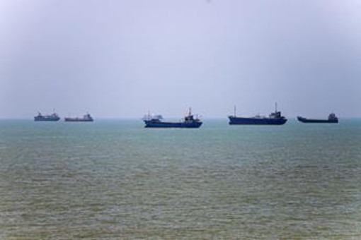 Usa-Iran, resta nodo Hormuz. Trump: "Nessun pedaggio durante e dopo cessate il fuoco". Oggi colloqui in Svizzera