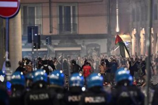 Disordini a Bologna dopo la morte di Fakir: 12 indagati Disordini a Bologna dopo la morte di Fakir: 12 indagati