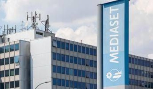 Mediaset dopo il video di Corona: "Libertà di espressione non è libertà di diffamazione e gogna mediatica" Mediaset dopo il video di Corona: "Libertà di espressione non è libertà di diffamazione e gogna mediatica"