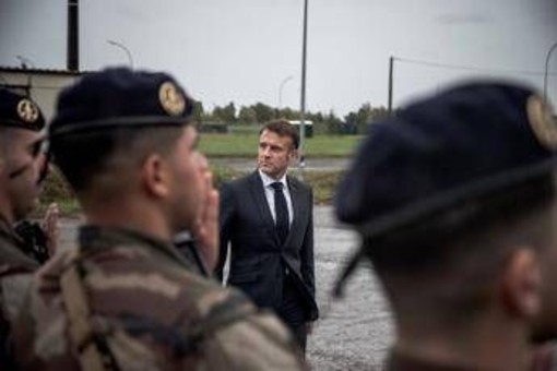 Ucraina, allarme 007 Russia: "Francia pronta a inviare 2mila soldati al fianco di Kiev" Ucraina, allarme 007 Russia: "Francia pronta a inviare 2mila soldati al fianco di Kiev"