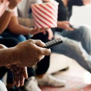 Ascolti tv, 'Blanca 3' vince la prima serata e 'La ruota della Fortuna' fa il 25.4% di share Ascolti tv, 'Blanca 3' vince la prima serata e 'La ruota della Fortuna' fa il 25.4% di share