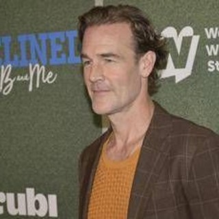 James Van Der Beek, all'asta cimeli di 'Dawson's Creek' per pagare le cure contro il tumore James Van Der Beek, all'asta cimeli di 'Dawson's Creek' per pagare le cure contro il tumore