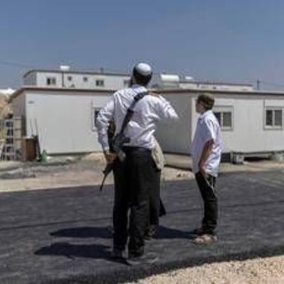 Gran Bretagna e altri 11 Paesi sanzionano coloni in Cisgiordania. Israele chiude consolato Uk a Gerusalemme