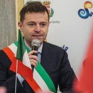 Sorrento, arrestato il sindaco. L'accusa: intascava una mazzetta