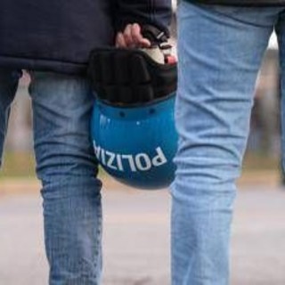 Agenti feriti a Torino, lettera del capo della polizia: "Vostro impegno garanzia per democrazia" Agenti feriti a Torino, lettera del capo della polizia: "Vostro impegno garanzia per democrazia"