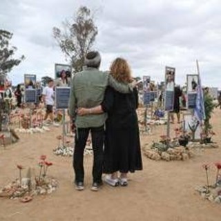 Sopravvissuto al massacro del 7 ottobre, si toglie la vita: "Perdonatemi, non ce la facevo più" Sopravvissuto al massacro del 7 ottobre, si toglie la vita: "Perdonatemi, non ce la facevo più"