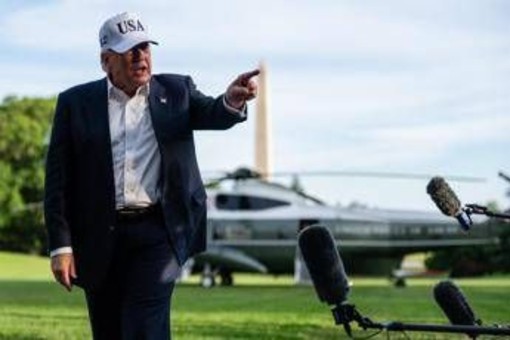 Iran, Trump: "Domani era previsto attacco, sospeso su richiesta dei leader del Golfo" Iran, Trump: "Domani era previsto attacco, sospeso su richiesta dei leader del Golfo"