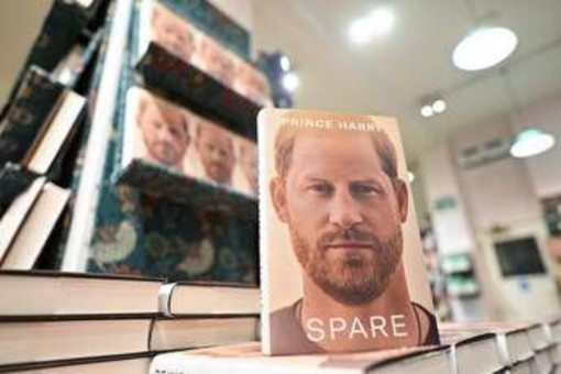 'Spare' di Harry è il libro più letto... nei bagni di tutta la Gran Bretagna