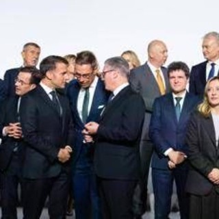 Ucraina, Meloni a Parigi tiene il punto: "No a truppe italiane ma sostegno a Kiev"