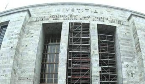 Milano, allarme bomba al Palazzo di giustizia: verifiche in corso