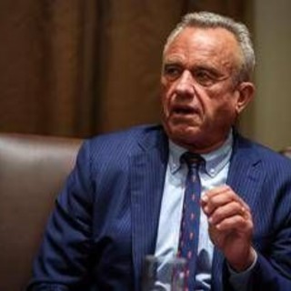 No a vaccino unico per morbillo, parotite, rosolia e varicella: l'alert degli esperti di Kennedy jr