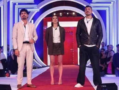 Grande Fratello, stasera 13 ottobre: storia di Rasha e la prima eliminazione Grande Fratello, stasera 13 ottobre: storia di Rasha e la prima eliminazione