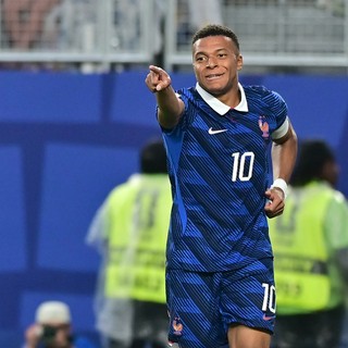 Pioggia e fulmini non fermano la Francia, Iraq al tappeto per 3-0