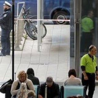 Germania, nuovo stop ai voli per avvistamento di un drone: stavolta si ferma l'aeroporto di Brema Germania, nuovo stop ai voli per avvistamento di un drone: stavolta si ferma l'aeroporto di Brema