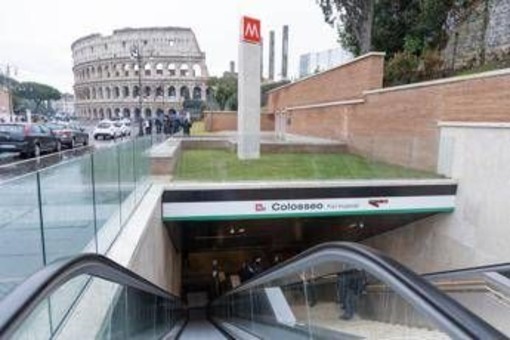 Roma, inaugurate le nuove stazioni-museo della Metro C di Porta Metronia e Colosseo Roma, inaugurate le nuove stazioni-museo della Metro C di Porta Metronia e Colosseo