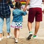 Famiglia Italia, Censis: meno figli e matrimoni, cresce l’età delle madri e le famiglie single