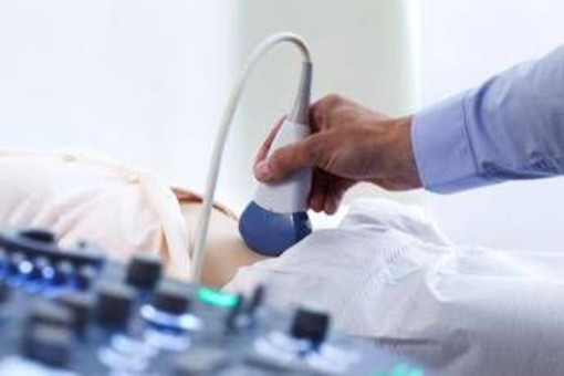 Argentina, bimba di 10 anni va in ospedale con forti dolori di pancia e si scopre che è incinta: arrestato il patrigno