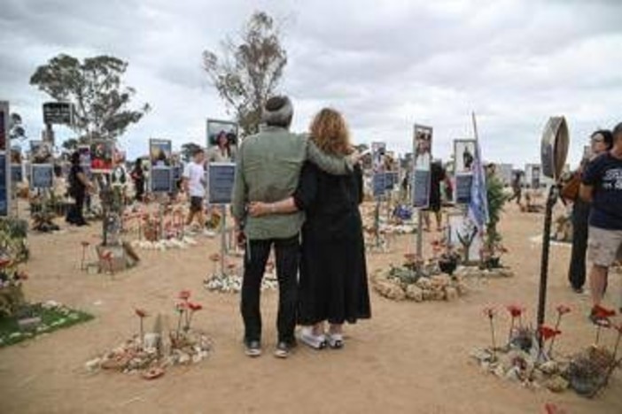 Sopravvissuto al massacro del 7 ottobre, si toglie la vita: &quot;Perdonatemi, non ce la facevo più&quot;