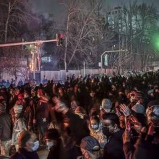 Iran, Teheran dà la caccia a utenti Starlink per impedire diffusione video proteste Iran, Teheran dà la caccia a utenti Starlink per impedire diffusione video proteste