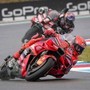 MotoGp, Marquez trionfa in Repubblica Ceca davanti a Bezzecchi. Delude Bagnaia
