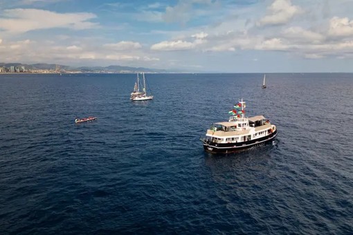 Global Sumud Flotilla rientrata nel porto di Barcellona per il maltempo