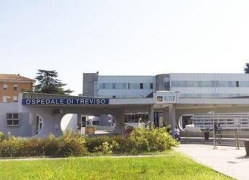 Treviso, neonata partorita in casa muore per choc emorragico: disposta autopsia Treviso, neonata partorita in casa muore per choc emorragico: disposta autopsia