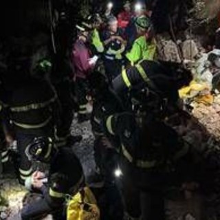 Speleologo bloccato in una grotta nel Nuorese, proseguono operazioni di salvataggio Speleologo bloccato in una grotta nel Nuorese, proseguono operazioni di salvataggio