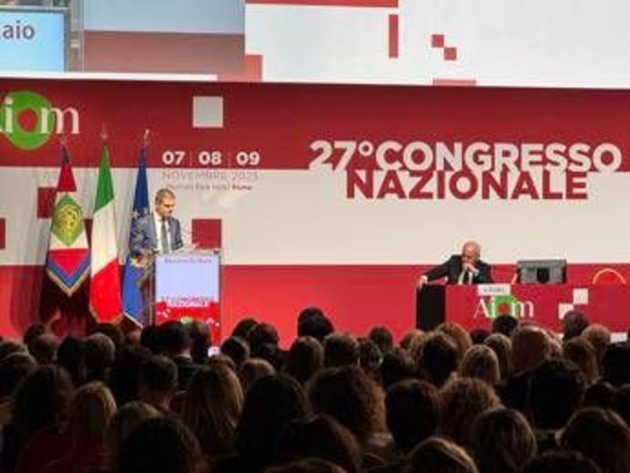 Tumori, Aiom: "Lo screening per cancro polmone sia incluso nei nuovi Lea" Tumori, Aiom: "Lo screening per cancro polmone sia incluso nei nuovi Lea"