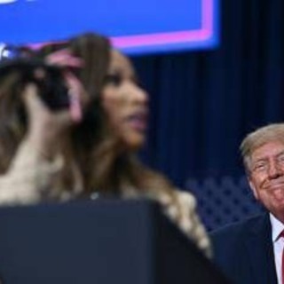 Trump 'apre' a Nicki Minaj portavoce della Casa Bianca: "Buona idea, ci penserò"