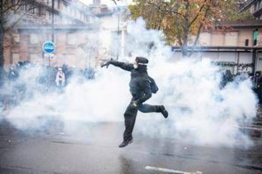 Nuove proteste oggi in Francia, l'allarme: "Manifestazioni ad alto rischio di violenza urbana"