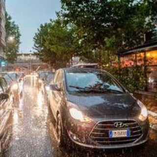Maltempo, oggi allerta gialla in 7 regioni: temporali e forti raffiche di vento