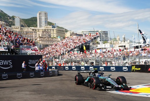 Antonelli in pole a Montecarlo, Ferrari in seconda fila