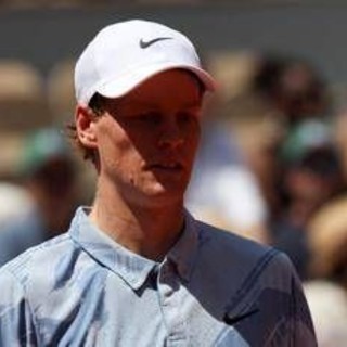 Sinner ha sbagliato a giocare troppo? Da Barazzutti a Bertolucci, l'opinione dei big azzurri sul ko al Roland Garros