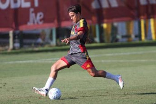 Cannes-Roma 3-3, non basta la doppietta di Dybala e il gol di Malen, espulso Wesley Cannes-Roma 3-3, non basta la doppietta di Dybala e il gol di Malen, espulso Wesley