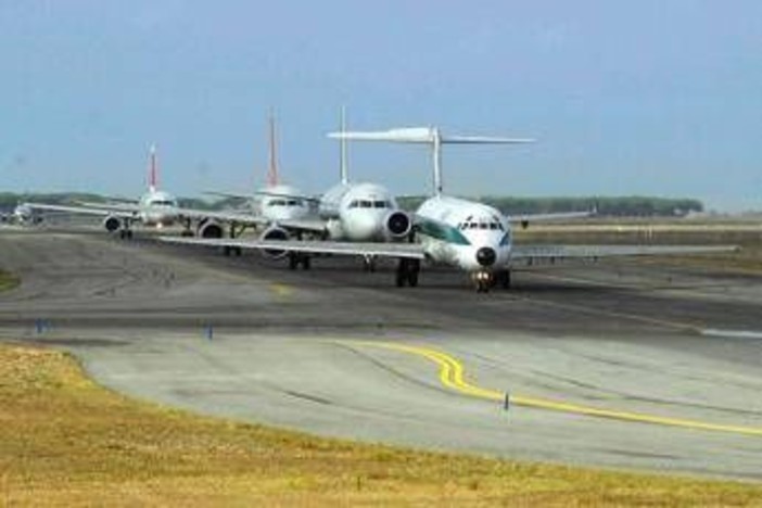 Aerei, sindacati confermano scioperi: "Proclamati da tempo"