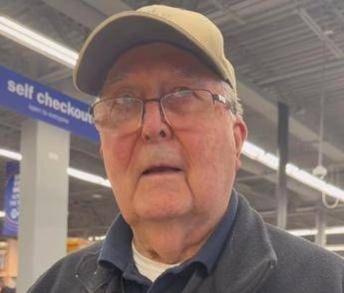 &quot;Ho 88 anni e devo lavorare&quot;, il web gli dona 1 milione e lo manda in pensione