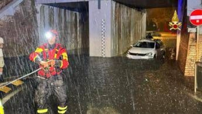 Maltempo flagella il Centro-Nord, temporali e allagamenti dal Veneto al Lazio