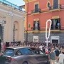 Martina Cabonaro, i funerali ad Afragola tra grida &quot;giustizia&quot; e insulti all'ex