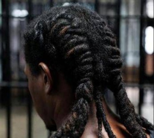 In prigione gli rasano la testa a zero, rastafariano alla Corte Suprema: &quot;Violata la libertà religiosa&quot;