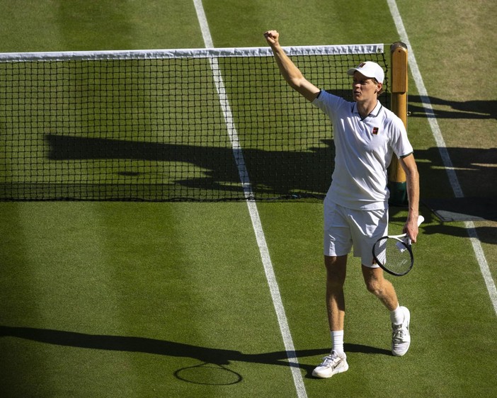 Sinner ai quarti di Wimbledon, battuto il giapponese Mochizuki