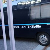 Sanremo, droga e telefonini in carcere: 100 indagati Sanremo, droga e telefonini in carcere: 100 indagati