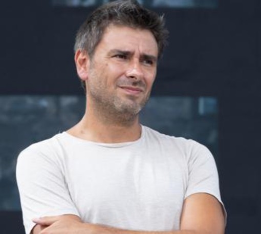 Alessandro Di Battista, neurochirurgo italiano a Miami: "Potrebbe venire qui, invece, che tornare in aereo a Roma"