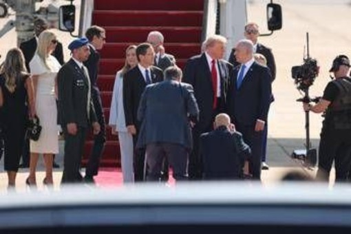 Trump arrivato alla Knesset. A Netanyahu e Herzog: &quot;E' il vostro giorno migliore&quot;