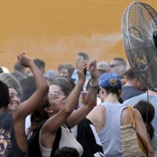 Caldo record, ancora una settimana estrema prima della svolta: le previsioni meteo Caldo record, ancora una settimana estrema prima della svolta: le previsioni meteo