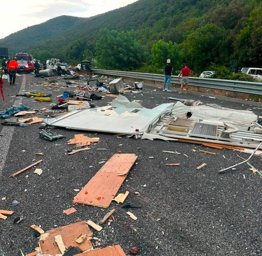 Tragico incidente sulla Rieti-Terni, 6 morti e 26 feriti